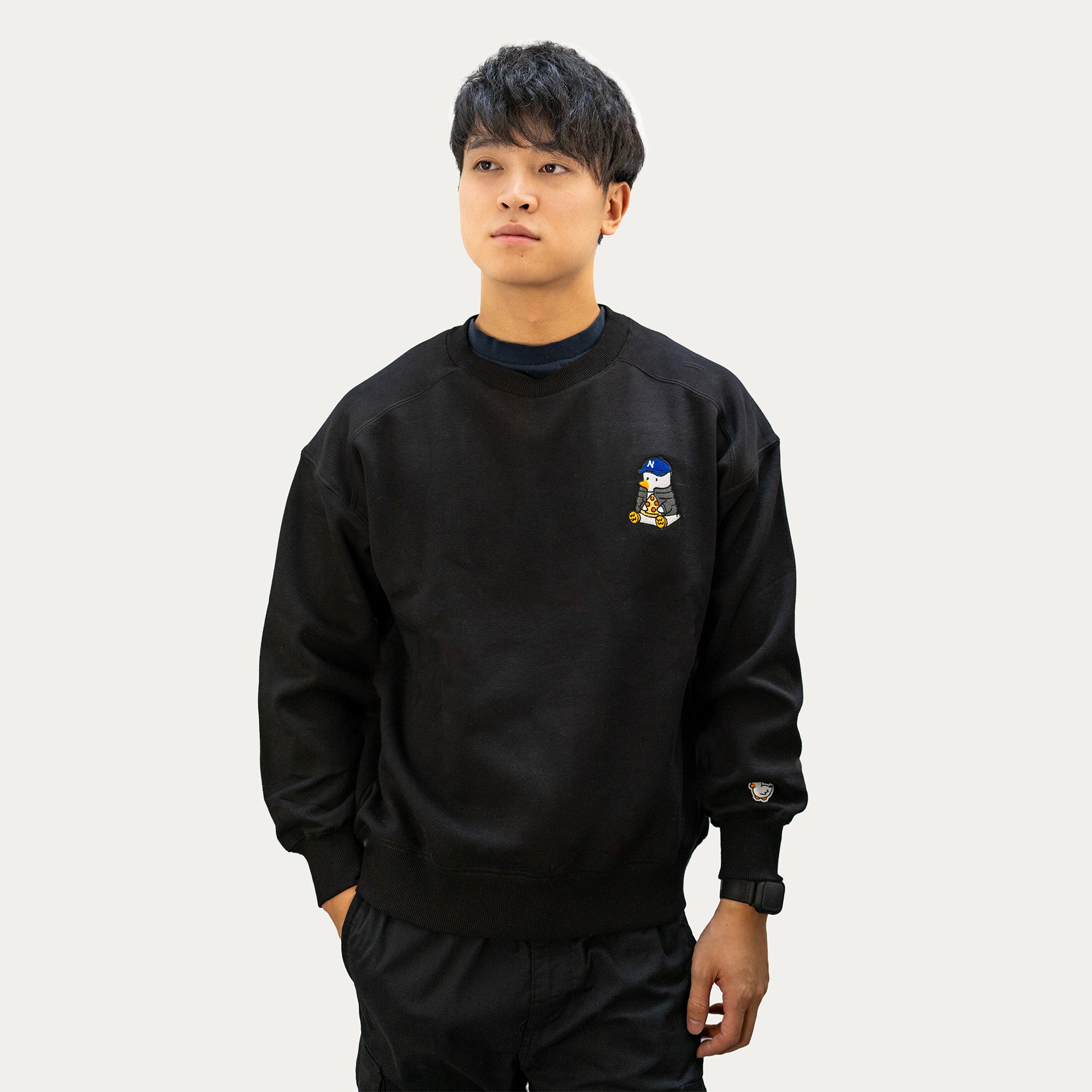 "PIZZA DUCK” CREW BLACK